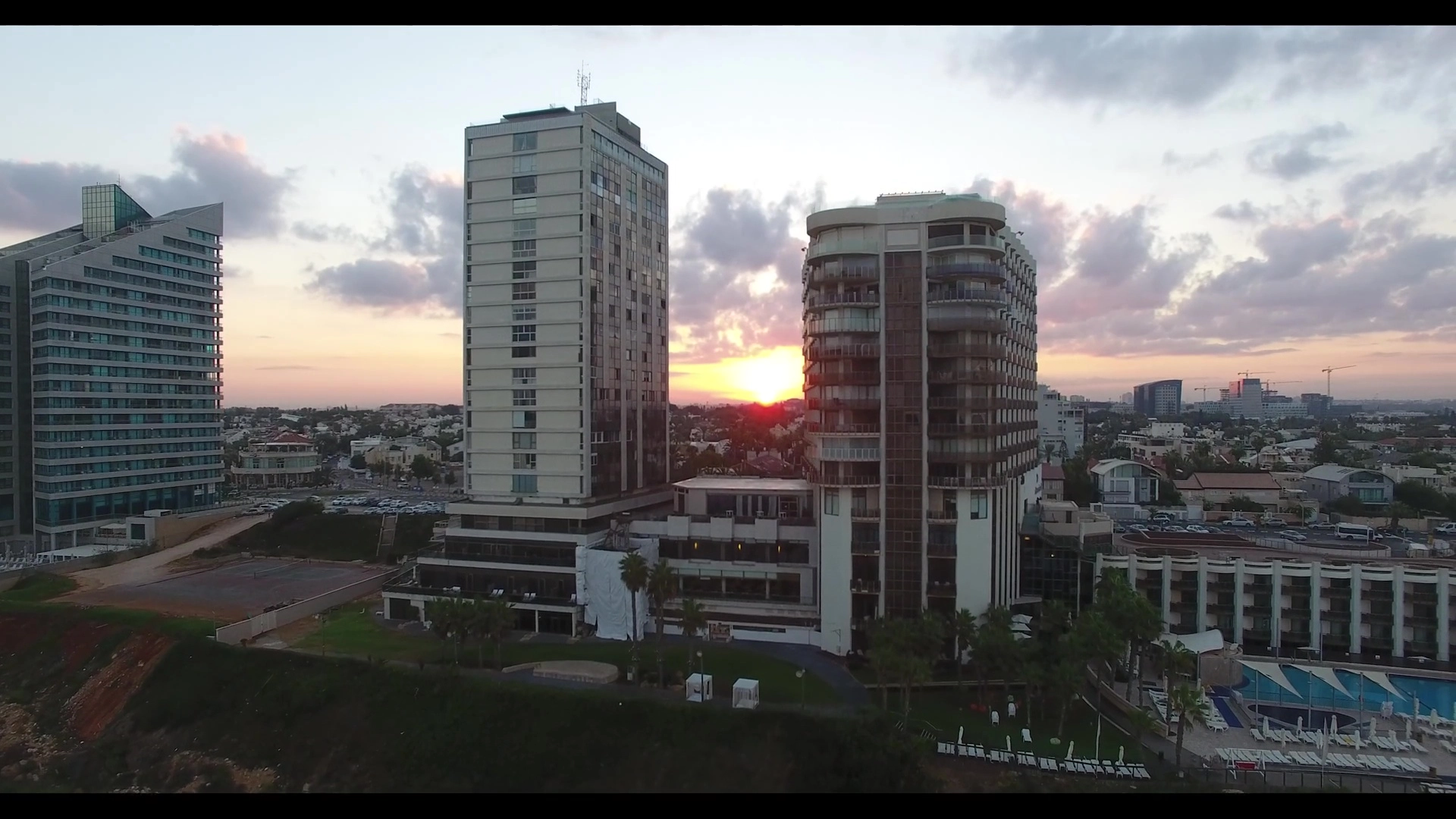 Daniel Hotel Herzliya at Dawn -  מלון דניאל הרצליה בזריחה